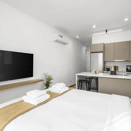 Universal Residences E I Studio Daire Pafos